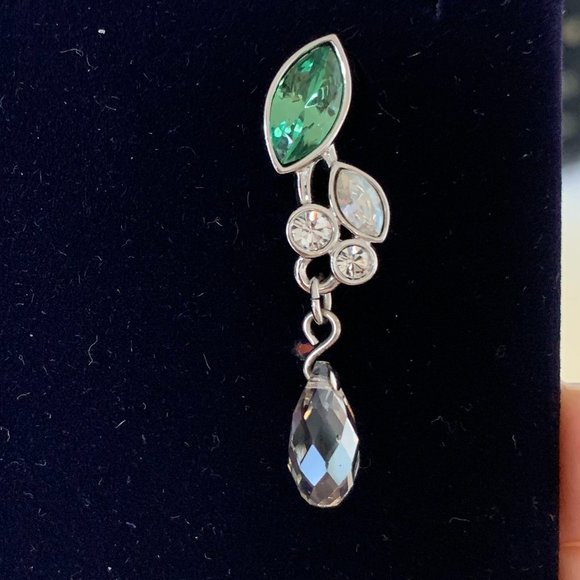 Swarovski Drop Pierced Earrings, Mixed cuts, Green, Rhodium plated - Picture 3 of 6